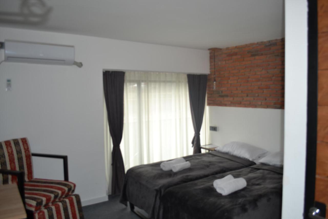 Hotel Baratashvili 12 Tbilissi Extérieur photo